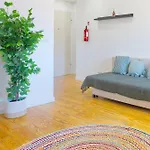 Purple Break Apartment Lissabon