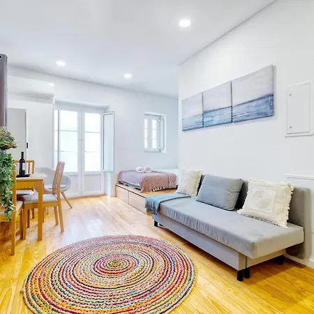 Purple Break Apartment *