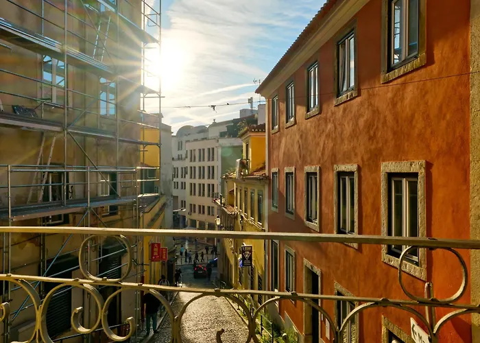 Purple Break Апартаменти Лісабон