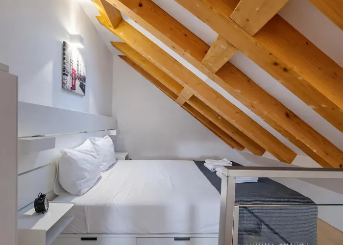 Purple Break Апартаменти Лісабон